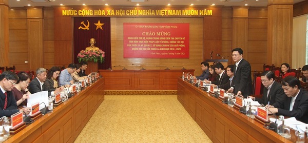 Phó Chủ tịch Thường trực UBND tỉnh Vũ Việt Văn phát biểu tại buổi làm việc. Ảnh: Dương Chung