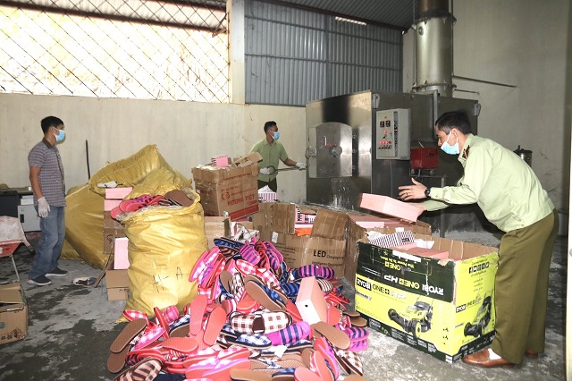 Hòa Bình: Tiêu hủy hơn 3 tấn tang vật bị tịch thu do vi phạm hành chính