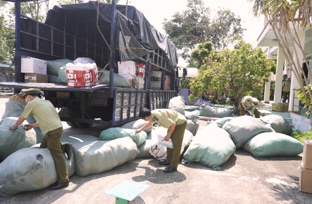 Quảng Nam: Tạm giữ gần 6 tấn hàng hóa không rõ hóa đơn, chứng từ