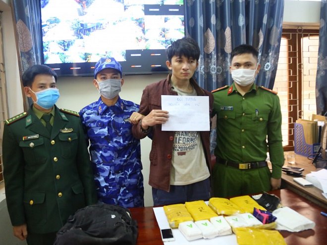 Hà Tĩnh: Bắt đối tượng vận chuyển trái phép ma túy