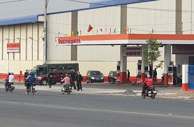 Bình Dương: Liên quan đến đường dây sản xuất 200 triệu lít xăng giả, nhiều cây xăng bị phong tỏa