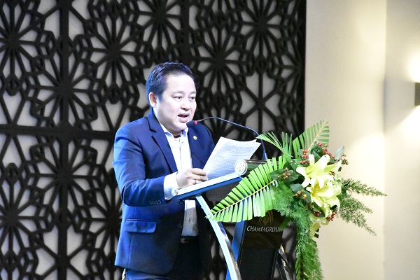 Phó chủ tịch thường trực Hiệp hội du lịch Phạm Minh Nhựt, báo cáo tham luận