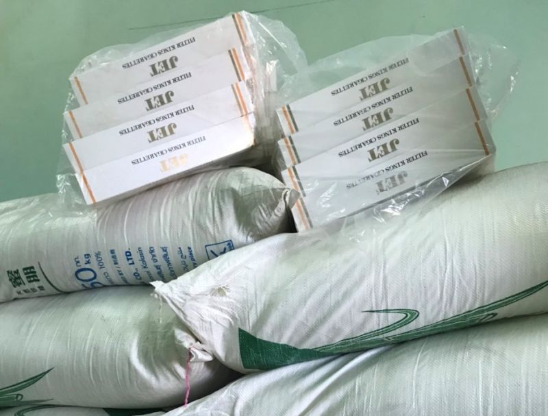 Lực lượng Hải quan tỉnh Quảng Trị vừa thu giữ 1.000 bao thuốc lá điếu nhãn hiệu Jet do nước ngoài sản xuất chưa xác định được chủ sở hữu.