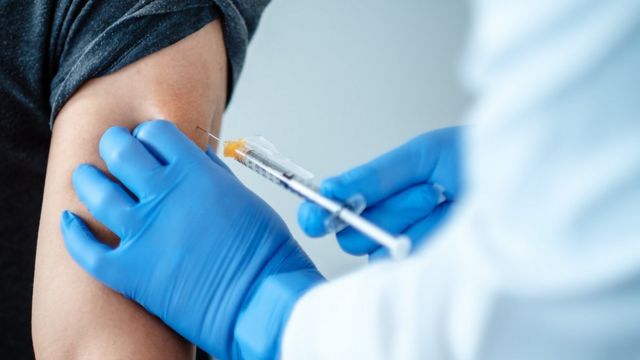Có thêm 4 người bị sốc phản vệ sau tiêm vaccine Covid-19
