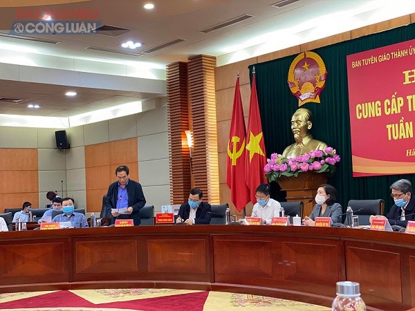 Đồng chí Trần Quang Trung phó giám đốc Sở Nội vụ Hải Phòng tại hội nghị