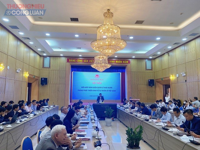 Hội thảo lấy ý kiến góp ý của cộng đồng doanh nghiệp, các chuyên gia, các nhà quản lý… để hoàn thiện Đề án “Đổi mới toàn diện quản lý nhà nước trong phát triển kinh tế tư nhân ở Việt Nam”.