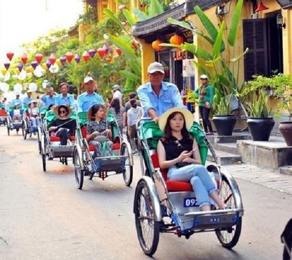 Dịch Covid-19 được kiểm soát, nhiều tour du lịch lập tức được “lấp đầy” khách đặt trước