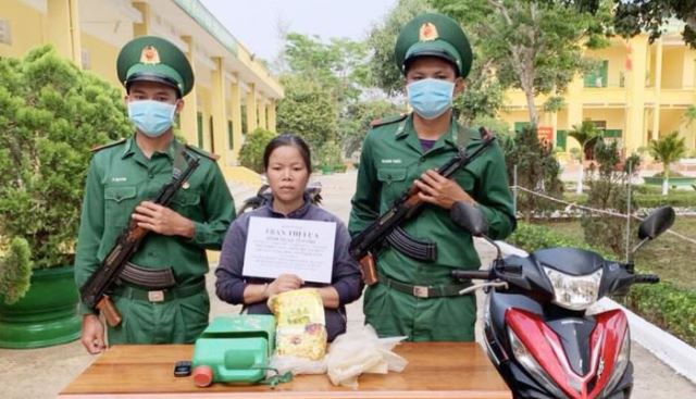 Kon Tum: Bắt giữ đối tượng vận chuyển 1kg ma túy đá