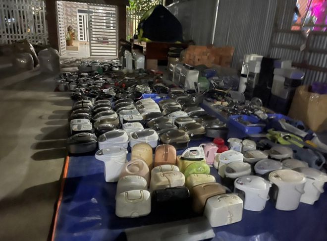 An Giang: Phát hiện số lượng lớn hàng điện tử nghi nhập lậu tại nhà dân ở Châu Đốc