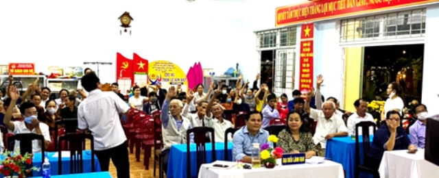 Hội nghị cử tri giới thiệu người ra ứng cử đại biểu HĐND x&atilde; tại th&ocirc;n Yến N&ecirc; 1, x&atilde; H&ograve;a Tiến, huyện H&ograve;a Vang.