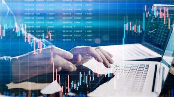 Chậm báo cáo giao dịch 2 nhà đầu tư bị phạt hơn 70 triệu đồng