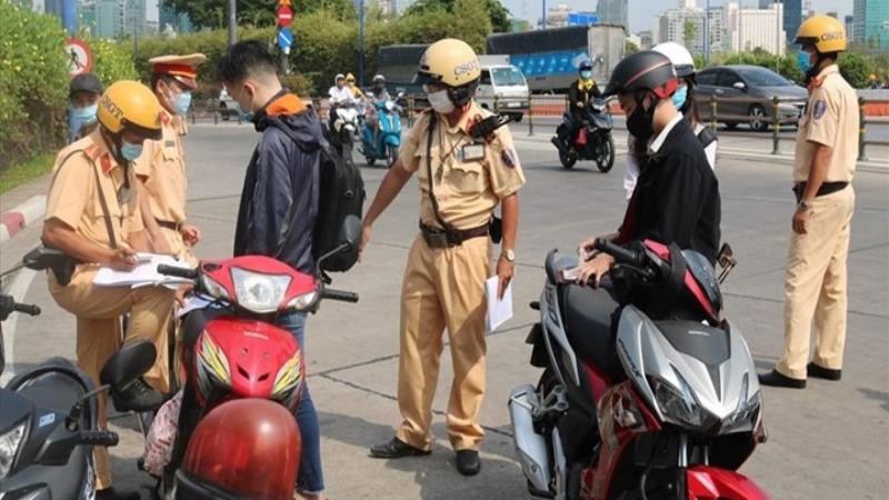 Trong ngày ra quân (15/3), Cảnh sát giao thông phát hiện, xử lý 7.388 trường hợp vi phạm