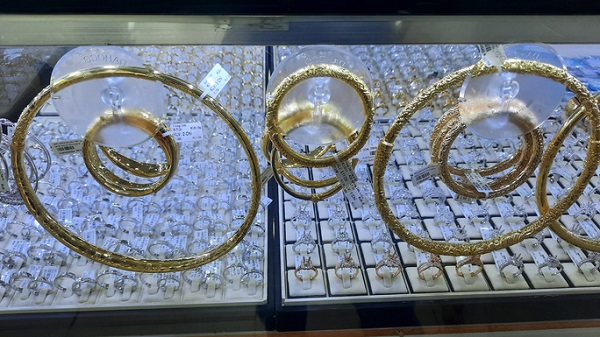 Giá vàng ngày 17/3: Lợi suất trái phiếu Chính phủ Mỹ giảm, đẩy giá vàng tăng