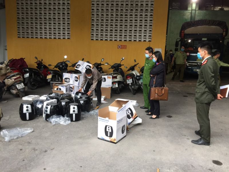 Cục QLTT Bắc Giang tiêu hủy 16.809 đơn vị sản phẩm, trị giá gần 500 triệu đồng