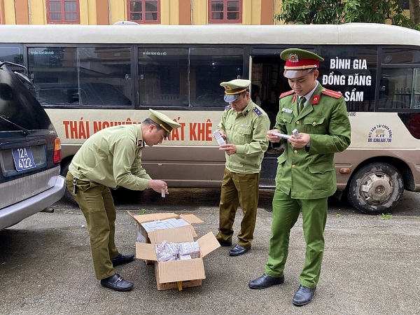 Lạng Sơn: Thu giữ 1.000 sản phẩm mỹ phẩm nhập lậu