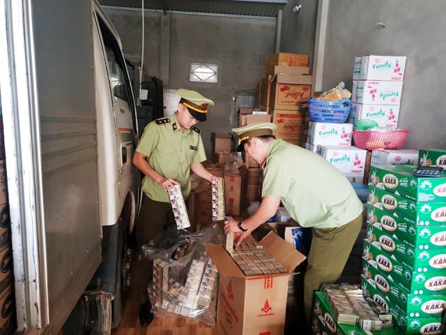 Quảng Bình: Phát hiện một cơ sở kinh doanh thuốc lá điếu “nhái” nhãn hiệu WHITE HORSE