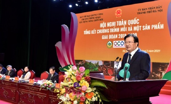 Phó Thủ tướng Trịnh Đình Dũng phát biểu chỉ đạo tại hội nghị. Ảnh: Khánh Linh