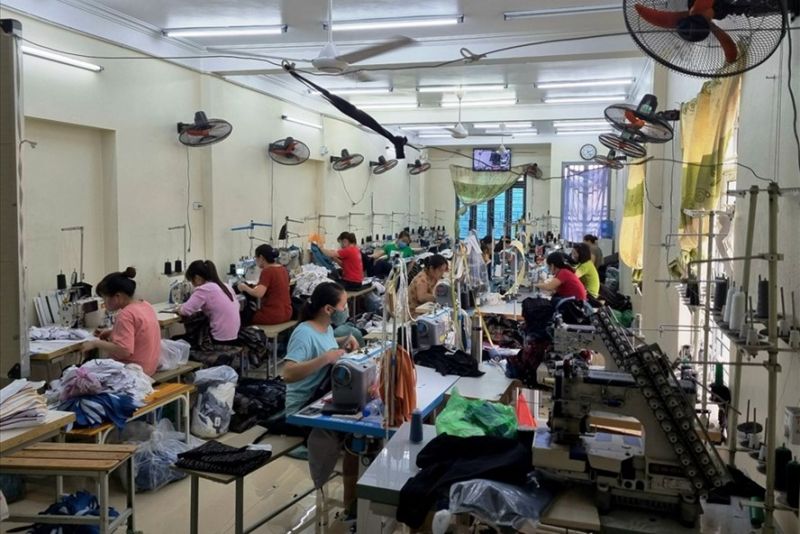 Cơ sở may tại Hưng Yên nhái các nhãn hiệu thời trang cao cấp (Ảnh: QLTT)