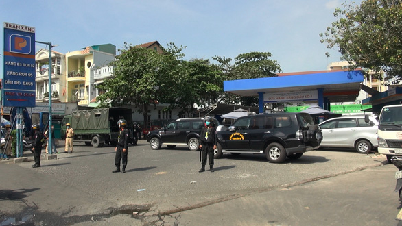 TPHCM: Bộ Công An phối hợp Công an tỉnh Đồng Nai khám xét 1 cửa hàng xăng ở Gò Vấp