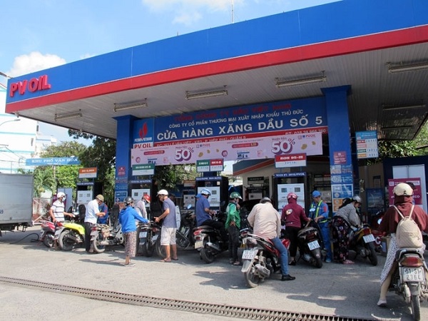 Ngày mai (27/3), giá xăng sẽ được giữ nguyên sau 8 lần tăng liên tiếp?