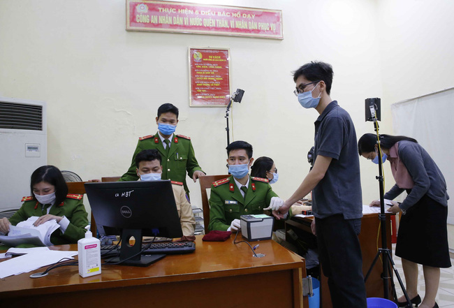 Công an Hà Nội đã đặt mục tiên đến ngày 5/6 hoàn thành cấp hơn 6 triệu CCCD gắn chip cho người dân.
