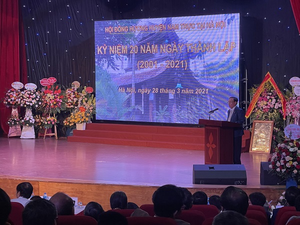 Ông Nguyễn Như Khoa - Chủ tịch Hội đồng hương Nam Trực tại Hà Nội phát biểu chào mừng và đọc báo cáo hoạt động của Hội trong 20 năm qua
