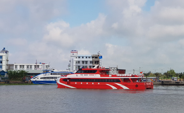 Chính quyền tỉnh Kiên Giang kêu gọi 90 hành khách đi tàu Phú Quốc Express ngày 22-3 khẩn trương liên hệ với cơ quan y tế