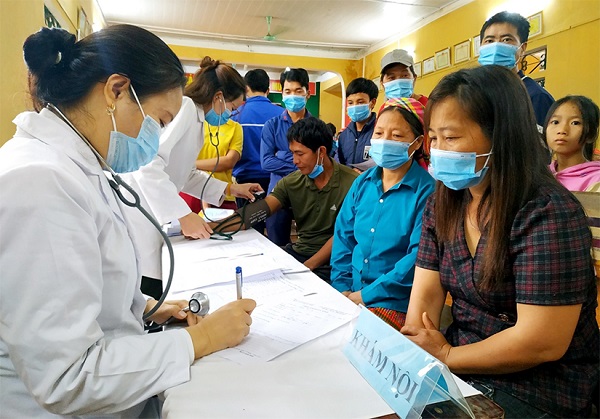 Bệnh viện Công an tỉnh phối hợp khám sức khỏe tình nguyện và cấp thuốc miễn phí cho người dân thôn Mỹ Hoa, xã Mỹ Bằng (Yên Sơn)