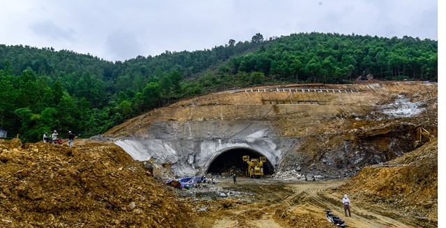 Công trường thi công hầm Thung Thi đoạn qua huyện Hà Trung, tỉnh Thanh Hóa.