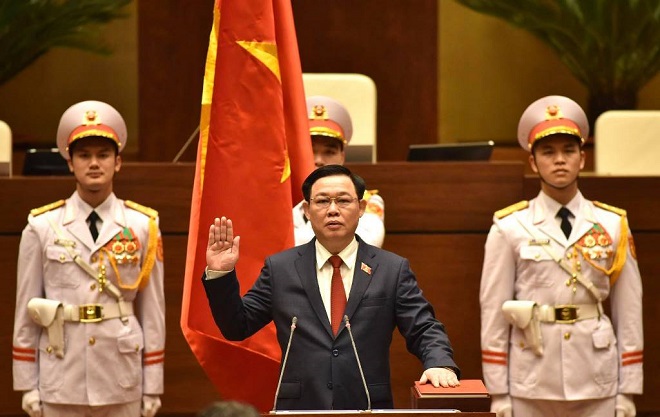 Chủ tịch Quốc hội, Chủ tịch Hội đồng Bầu cử quốc gia Vương Đình Huệ tuyên thệ nhậm chức