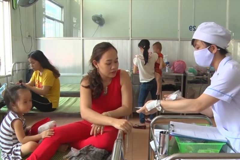 Bệnh tay, chân, miệng bùng phát ở Quảng Nam