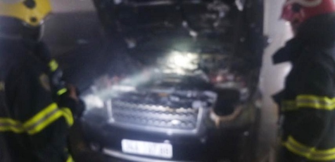 Chiếc xe Range Rover tự bốc cháy