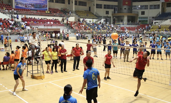 Ngay sau lễ Khai mạc đ&atilde; diễn ra c&aacute;c trận thi đấu ở c&aacute;c bộ m&ocirc;n: B&oacute;ng chuyền hơi.