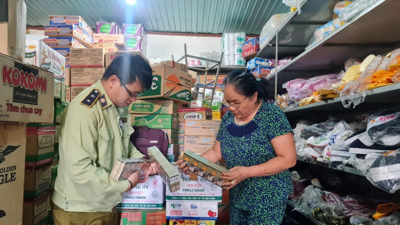 Gia Lai: Tạm giữ 390 bao thuốc lá điếu nghi giả mạo nhãn hiệu WHITE HORSE