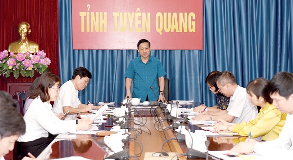 Đồng chí Nguyễn Thế Giang, Phó Chủ tịch UBND tỉnh chủ trì cuộc họp