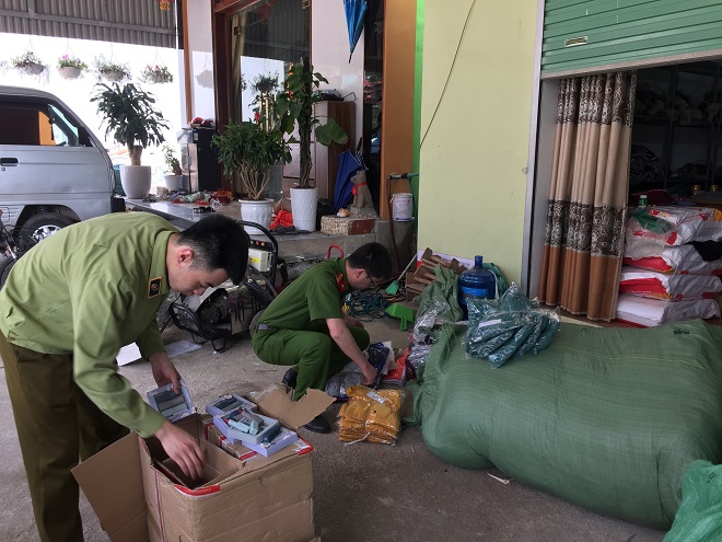 Lạng Sơn: Thu giữ hàng trăm sản phẩm mỹ phẩm nhập lậu