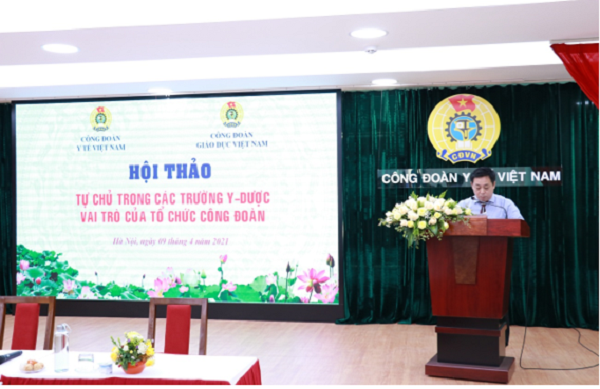 TS. Phạm Thanh Bình, Chủ tịch Công đoàn Y tế Việt Nam phát biểu khai mạc hội nghị