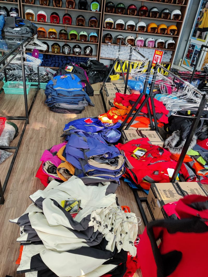 Đà Nẵng: Đồng loạt ra quân kiểm tra các cửa hàng có dấu hiệu giả mạo nhãn hiệu The North Face