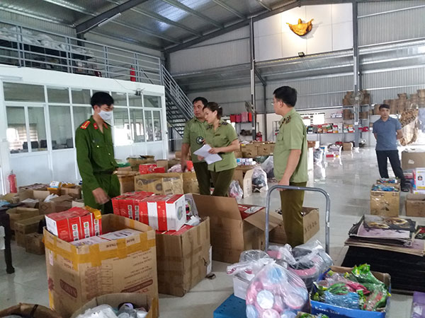 Nam Định: Liên tiếp bắt giữ 2 vụ vi phạm về hàng giả, hàng nhái, hàng không rõ nguồn gốc xuất xứ