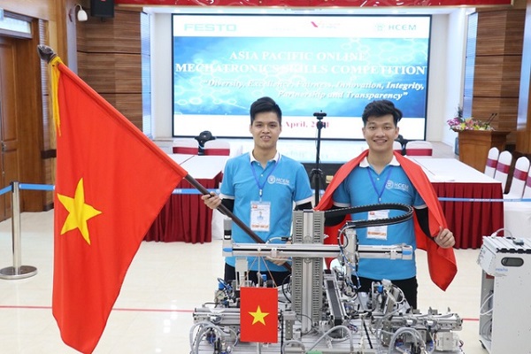 Hai đại diện của Việt Nam xuất sắc giành Huy chương Vàng Cuộc thi Kỹ năng nghề Cơ điện tử online Châu Á- Thái Bình Dương