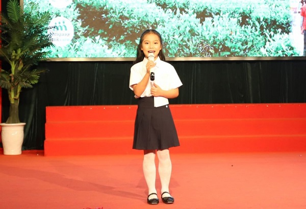 Phần thi hùng biện của thí sinh đến từ Trường TH Thọ Sơn (đại diện cho phòng Giáo dục và Đào tạo thành phố Việt Trì) đạt giải Nhì