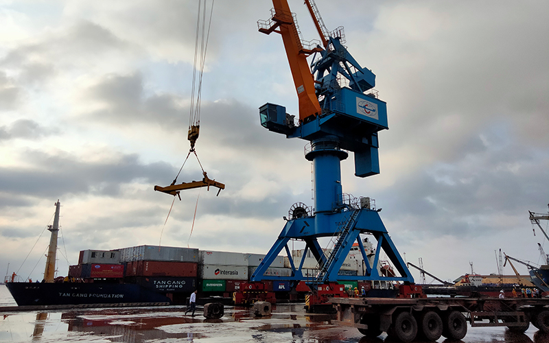 Cảng quốc tế Lào - Việt đón chuyến tàu container đầu tiên Cảng quốc tế Lào - Việt đón chuyến tàu container đầu tiên