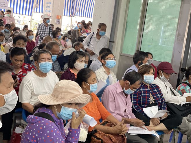 TP. HCM: Bệnh nhân khám, chữa bệnh trái tuyến bảo hiểm y tế ngoại tỉnh tăng 20%