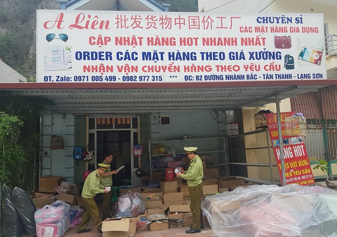 Lạng Sơn: Thu giữ nhiều sản phẩm không rõ nguồn gốc chuyên bán sỉ qua mạng internet