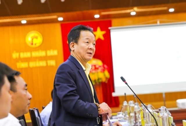 Ông Đỗ Quang Hiển, Chủ tịch HĐQT kiêm Tổng giám đốc Tập đoàn T&T phát biểu tại cuộc họp với lãnh đạo tỉnh Quảng Trị.