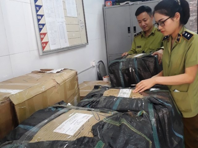 QLTT Nghệ An: Thu giữ 15 Loa “second hand” nghi nhập lậu