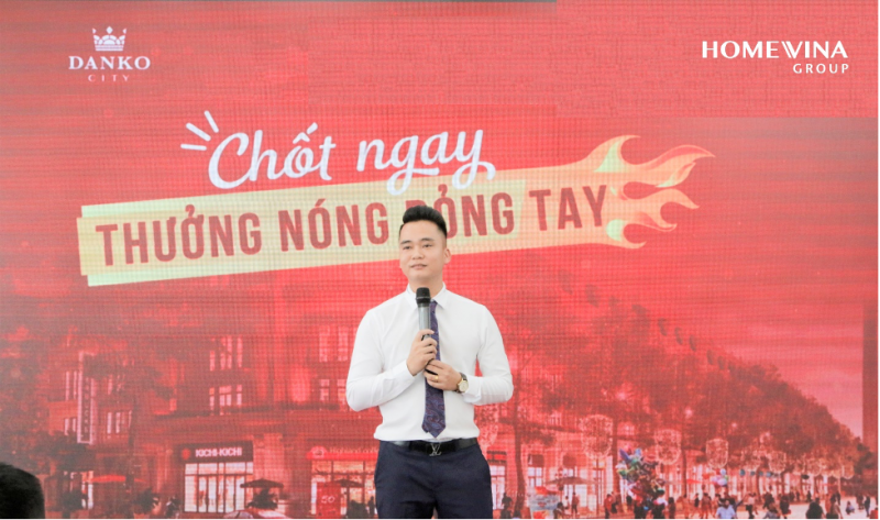 Chủ tịch HĐQT Lê Ngọc Thắng phát biểu trong sự kiện nội bộ Homevina Group