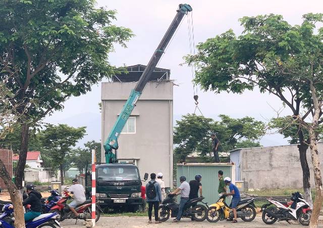 Quận Liên Chiểu (Đà Nẵng): Ra quân tháo dỡ lều quán, ki-ốt giao dịch bất động sản trái phép