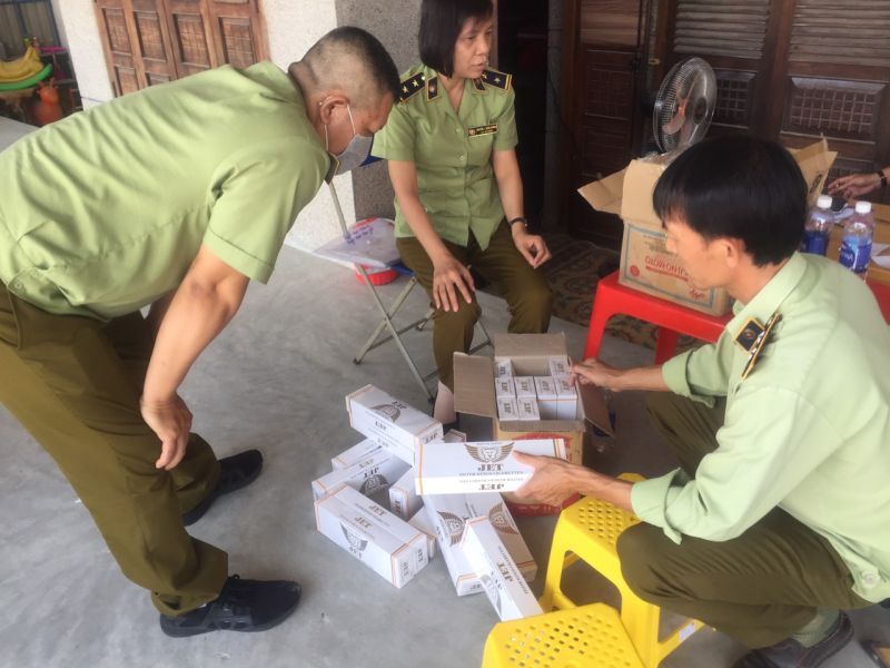 Cục QLTT Khánh Hòa tạm giữ 200 bao thuốc lá điếu nhập lậu