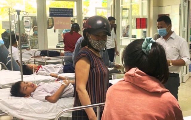 Đà Nẵng: 34 học sinh tiểu học nhập viện vì chơi đất nặn slam